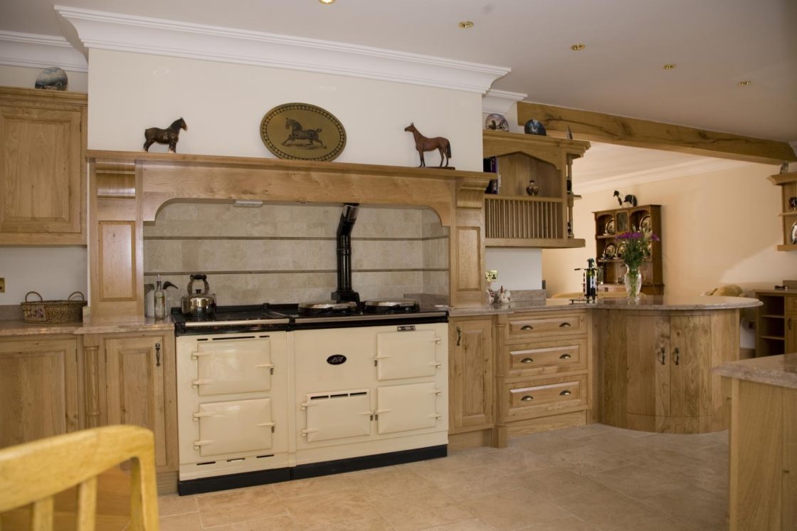 Oak-Kitchen-Curved-Units-12