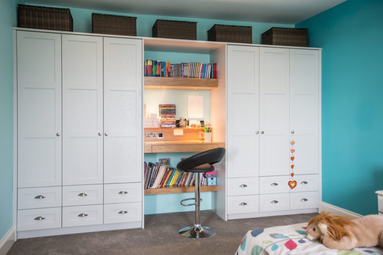 painted-and-oak-wardrobes-guilford-056