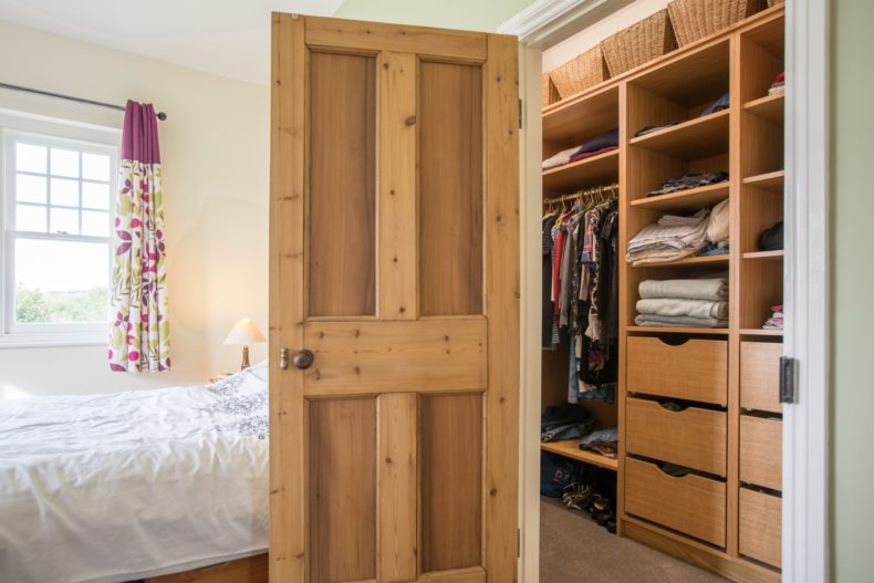 painted-and-oak-wardrobes-guilford-058